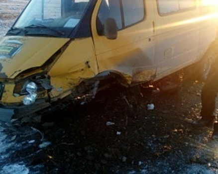 В Башкортостане столкнулись Audi A4 и маршрутная «Газель»: пострадали две женщины