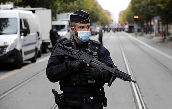 Полиция задержала человека, который хотел устроить нападение возле церкви близ Парижа