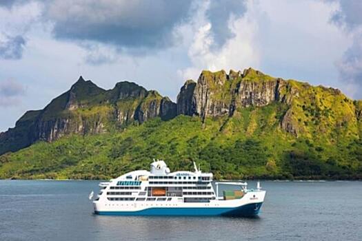 Полинезийский круизный лайнер готовится принять первых путешественников