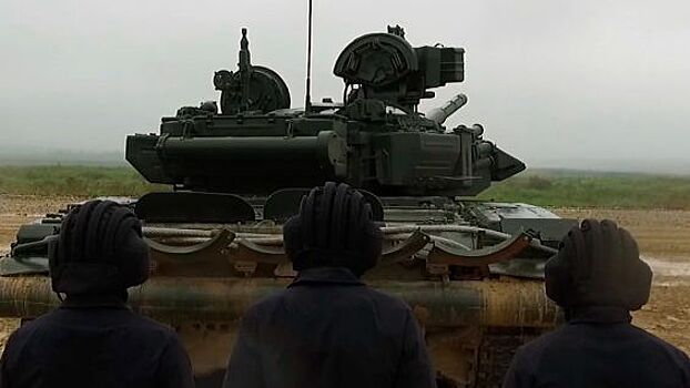 Опубликовано видео работы экипажа танка Т-90