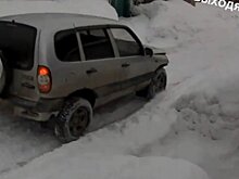 Проезд в районе Ласточкиных гор стал аттракционом для водителей