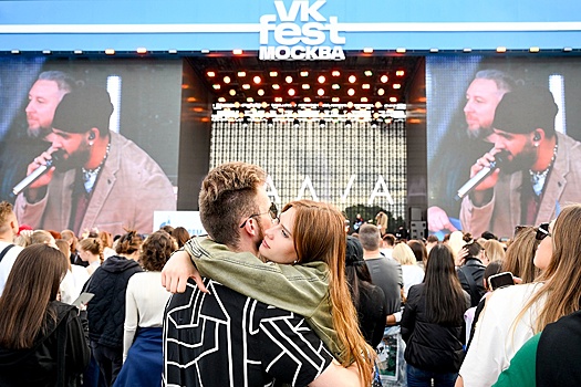 Как проходит VK-Fest в Москве: концерты звезд, мастер-классы, обнимашки с блогерами и никаких велосипедов