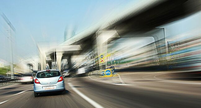 Действия водителя, при встрече с лихачом на дороге