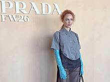 Российская бизнесвумен в откровенном наряде пришла на зарубежный показ