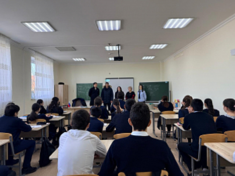 Полицейские Северной Осетии и курсанты Краснодарского университета МВД России рассказали сельским школьникам о профессии стража правопорядка