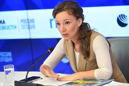 Анна Кузнецова обеспокоена снижением количества детей в бесплатных кружках