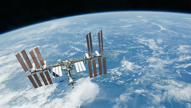Космонавты закрыли на МКС люк в отсеке с трещиной