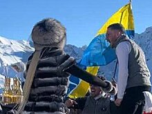 Украинскую элиту обвинили в «бурном» праздновании разгрома ВСУ в Соледаре