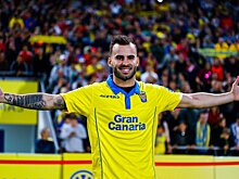 Девушка испанского футболиста Хесе Родригеса пыталась переехать его на машине после ссоры