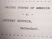 В файлах Эпштейна нашли десятки тысяч порнографических съемок