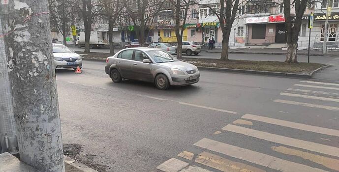 В Ростове-на-Дону автоледи на пешеходном переходе сбила подростка