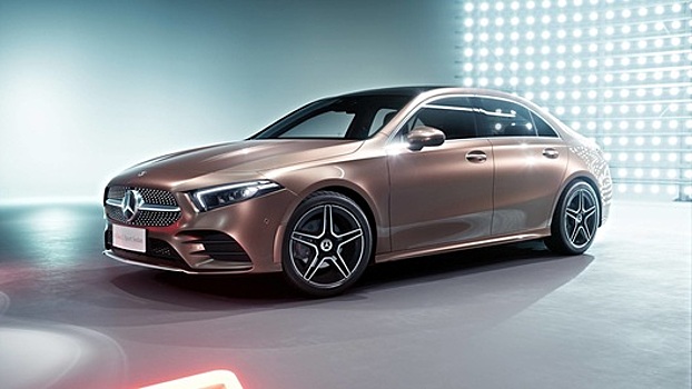 Дизельный "Гелендваген" и седан Mercedes А-класса застряли по пути в Россию