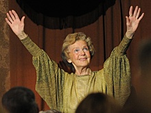 "Королева Вахтанговского театра". Юлия Рутберг о Юлии Борисовой