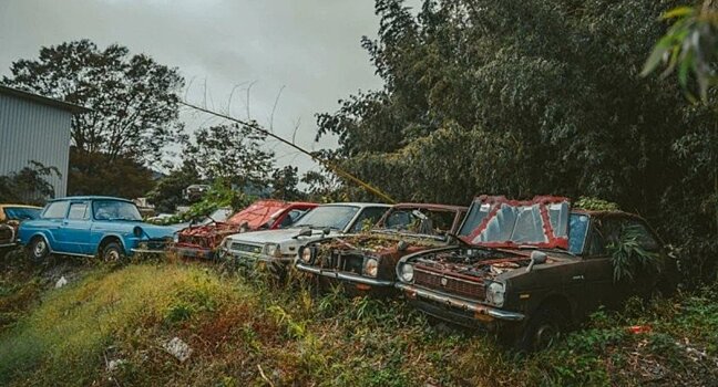 На японском автомобильном кладбище «Kyusha Cemetery» хранится 200 уникальных машин