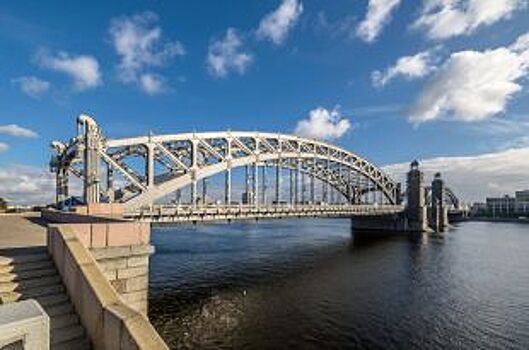 С 8 на 9 октября Большеохтинский мост будет закрыт