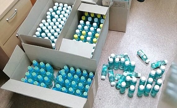 В Казани нашли более 300 литров нелицензированного антисептика