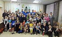 Футболисты "Ленинградца" навестили детей в реабилитационном центре