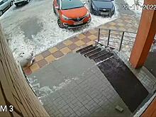 В Дашково-Песочне девушка упала у подъезда и получила перелом