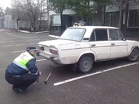 Амурчанина арестовали на семь суток за «шумный» ВАЗ-21061