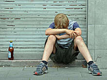 Нарколог Холдин: оградить подростка от зависимостей можно личным примером