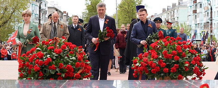 В Дзержинске прошла церемония возложения цветов к Мемориалу Вечного огня