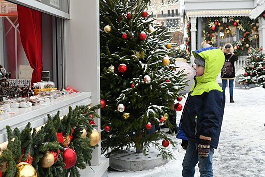 Более 500 юных художников приняли участие в конкурсе «Нарисуй Елку Победы»