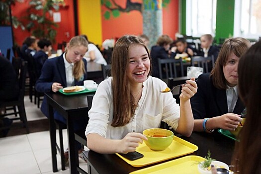 Три школьные столовые ЗАО стали ресторанами