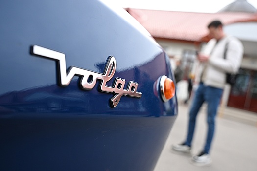 Уникальный дом на колесах на базе "Волги" ГАЗ-24 сняли на фото