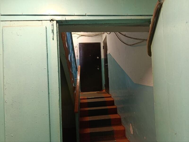 В читинском доме дождь пошёл внутри подъезда