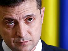 Украинцы потребовали от Зеленского купить российскую вакцину