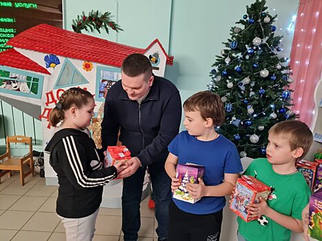 Андрей Воробьев: Поздравил с Новым годом маленьких пациентов Областного реабилитационного центра