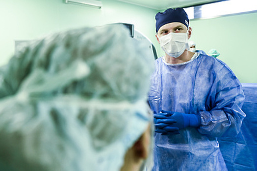 Нейрохирурги больницы в Зеленограде получили новое оборудование для оказания помощи при болях в спине