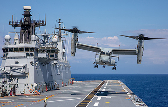 Американские военные корабли подошли к Венесуэле на расстояние удара