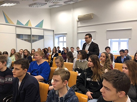 Старшеклассники из школы №1236 посетили занятия в Московском городском университете управления правительства Москвы