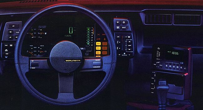 Приборные панели автомобилей, которые выделяются среди всех остальных