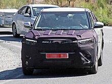 Обновленный SsangYong Tivoli пытается скрыться за камуфляжем