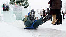 В Новосибирске проверят данные о переломах ног у ребенка в ледовом городке