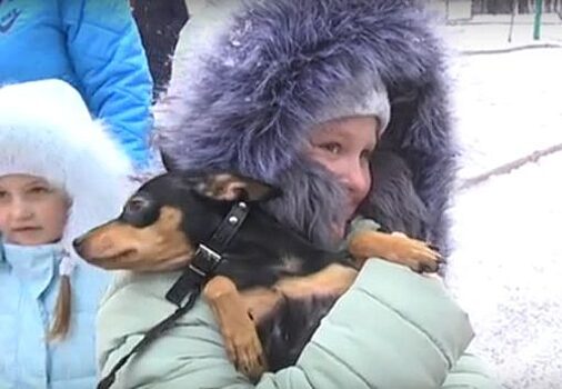 В Ливнах «собаки-обнимаки» помогли собрать деньги на лечение девочки