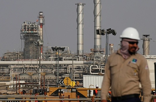 Саудовская Аравия сократит поставки нефти на февраль