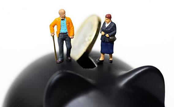Подняв пенсионный возраст, правительство продавливает и «налог на пенсию»