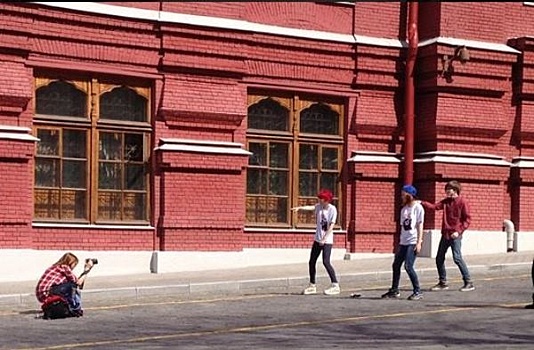 На Красной площади станцевали тверк