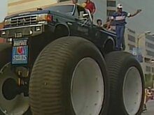 Пикап на самых больших колесах в мире