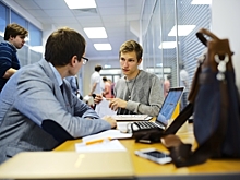 Опрос: Треть россиян планируют работать в новогодние праздники