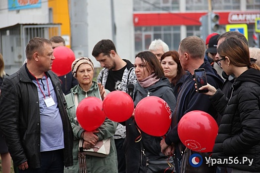 На митинг из-за неприятного запаха с птицефабрики в Оренбурге вышли около 100 человек