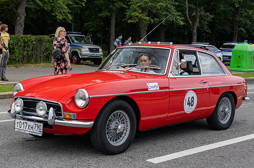 Также в рамках «Ретрорейса» состоялся второй этап Кубка Москвы по историческому ралли.