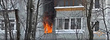 В Сыктывкаре сотрудники полиции помогли жильцам многоквартирного дома эвакуироваться во время пожара