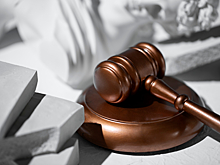 Таскал по дому и избивал: сценариста «Трансформеров» ждет суд за насилие над женой