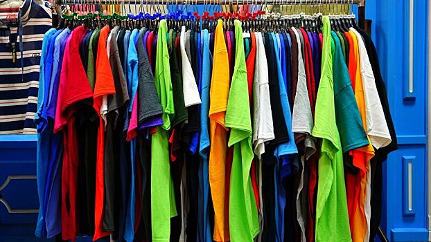 Ежемесячные покупки одежды указывают на психологические проблемы