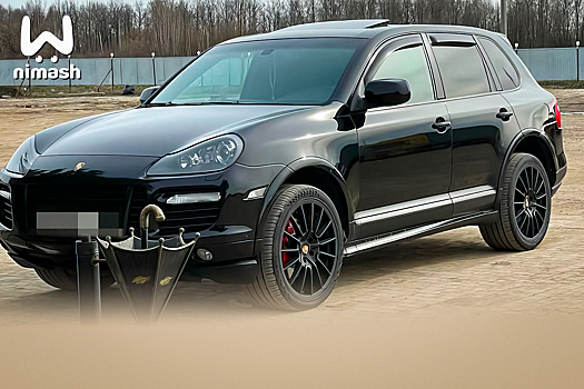 Россиянка отсудила у дорожников 800 тысяч рублей за поврежденный из-за ямы Porsche Cayenne