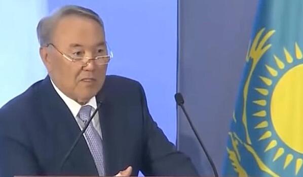 Политолог назвал уход Назарбаева «заранее спланированным»